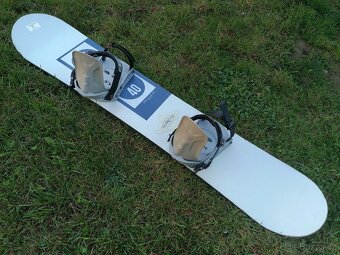Prodám snowboard US Diamonds. Velikost 143cm. - 3