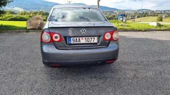 Volkswagen Jetta 1.9 TDI 77 kW, 2009, manuál - 3