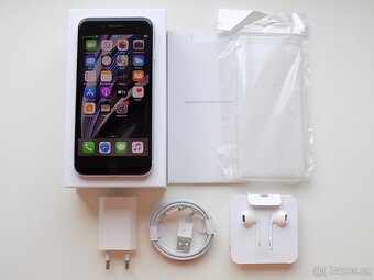 APPLE iPhone SE (2020) 64GB White - ZÁRUKA - 100% BATERIE - 3