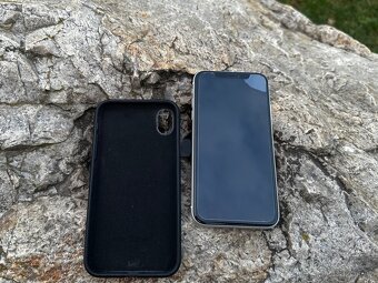 iPhone XR - 3