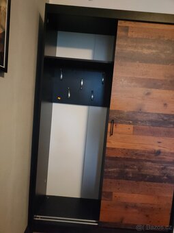 Šatní skříň - 3