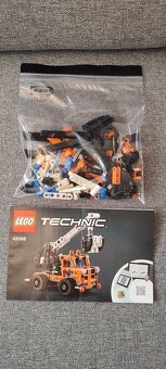 LEGO Technic 42088 – PRACOVNÍ PLOŠINA - 3