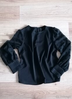 černá halenka s průsvitnými rukávy, vel. S/M - 3