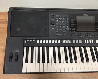 Yamaha PSR-S750 - 3