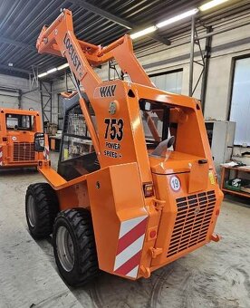 Smykom riadený nakladač Locust 753 - 3