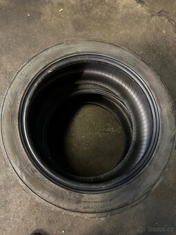 Pneu 235/45/17 - 3