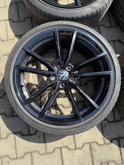 VW Pretoria black 235/35 R19 8Jx19 ET 50 - 3
