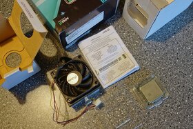 Procesor s chlazením AMD Athlon 64 X2 5000+ - 3