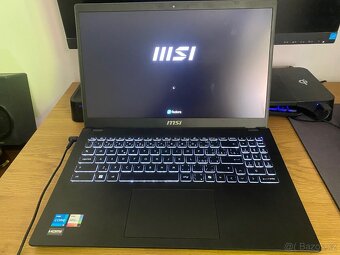 Prodám téměř nový a lehký notebook MSI Modern 15 B12M-074XCZ - 3