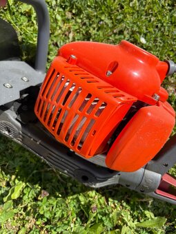 Zastřihovač keřů Oleo-Mac HC 280 XP – TOP stav - 3