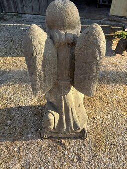 Kamenná socha anděla - 3