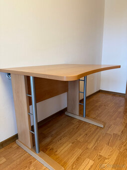 Kancelářský stůl - 3