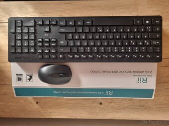 Profesionální počítačová sestava HP s monitorem - 3