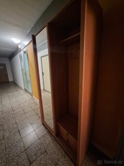 Prodám šatní skříň - 3