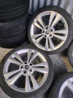 4ks alu disky orig. Škoda 5x112 R18 pneu 225/40 - 3