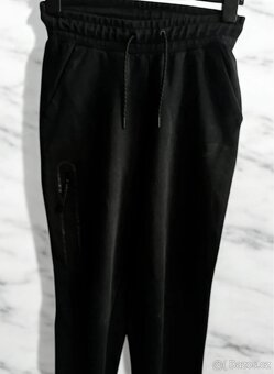 Nike tech fleece tepláky (černé) - 3