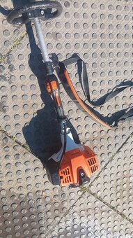 STIHL prodloužené motorové nůžky HL 94 - 3