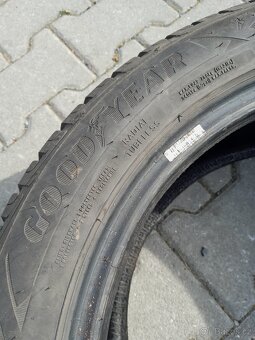 zimní pneu osobní Goodyear 225/50 R17 98h,sada 4ks - 3