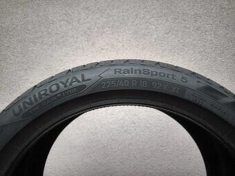 Prodám 2ks Uniroyal-225/40 R18-letní-4-5mm - 3