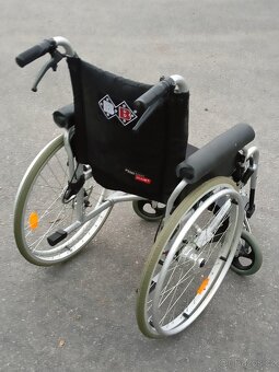 Invalidní vozík bržděný B+B šířka sedu 45cm - 3