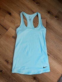 Nove tricko na cviceni Nike s visackou - 3