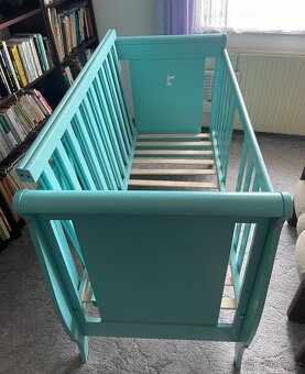 Dřevěná dětská postýlka na chalupu - 3