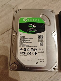 2x 1TB HDD 3,5" SATA3 (WD, SEAGATE) - 3