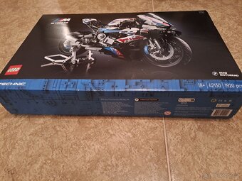 LEGO Technic 42130 BMW M 1000 RR - 3