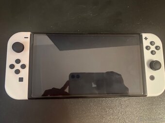 Nintendo switch + hry a obal - 3