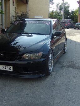 Lexus IS200 RHD - 3
