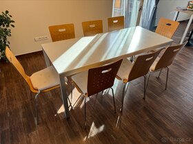 Stůl se 8 židlemi - 3