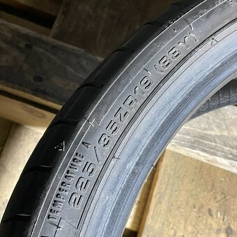 Letní pneu 225/35 R19 88Y Dunlop 3,5-4mm - 3