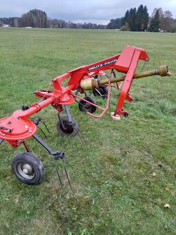 prodám nesený obraceč sena DEUTZ FAHR DN 400 - 3
