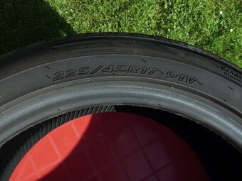 Prodám pneu 225/45R17.91V - 3