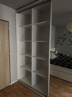 Šatní skříň - 3