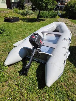 Nafukovací člun 3,3m s motorem Johnson 5 hp - 3