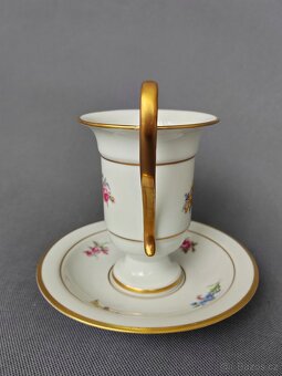 Nádherný porcelanovy šálek na čokoládu od manufaktury Kaiser - 3