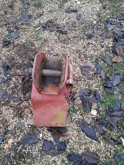 Horni závěs zetor 4011,5511,5611,6711,6911 - 3