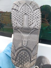 Prodám dětské snowboardové boty vel.34 - 3