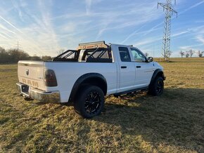 DODGE RAM 5.7 HEMI V8 4x4 možná výměna - 3
