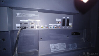 LG 42LC2R - 3
