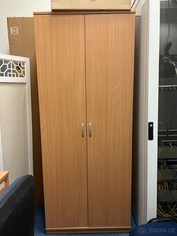 Nabízíme zánovní kancelářský nábytek – za odvoz nebo za symb - 3