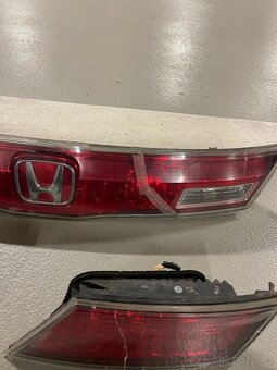 Honda civic 8g zadní světla a maska - 3