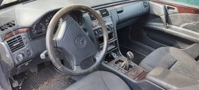 Mercedes W210 Díly - 3