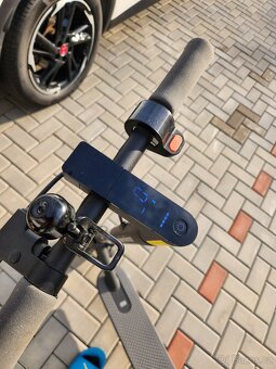 Xiaomi Mi Electric Scooter Essential – jako nová - 3