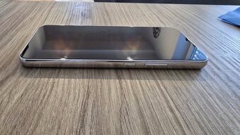 Samsung galaxy S22+ - 3