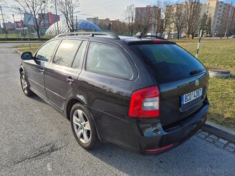 Škoda Octavia Combi 2.0 TDi Elegance - 3