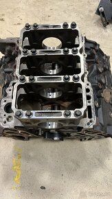 BLOK MOTORU CRT 3,0 TDI 200KW AUDI Q7 4M - 3