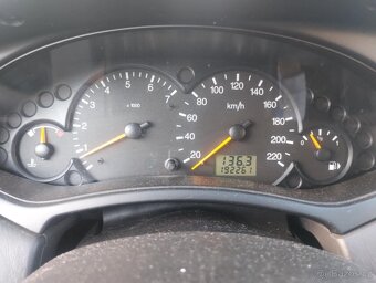Prodám nebo vyměním Ford Focus 1.4,rok 2003 stav km cca.192t - 3