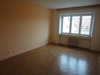 Pronájem 3+1, ulice Merhautova, Černá Pole, 80 m2, balkon, k - 3